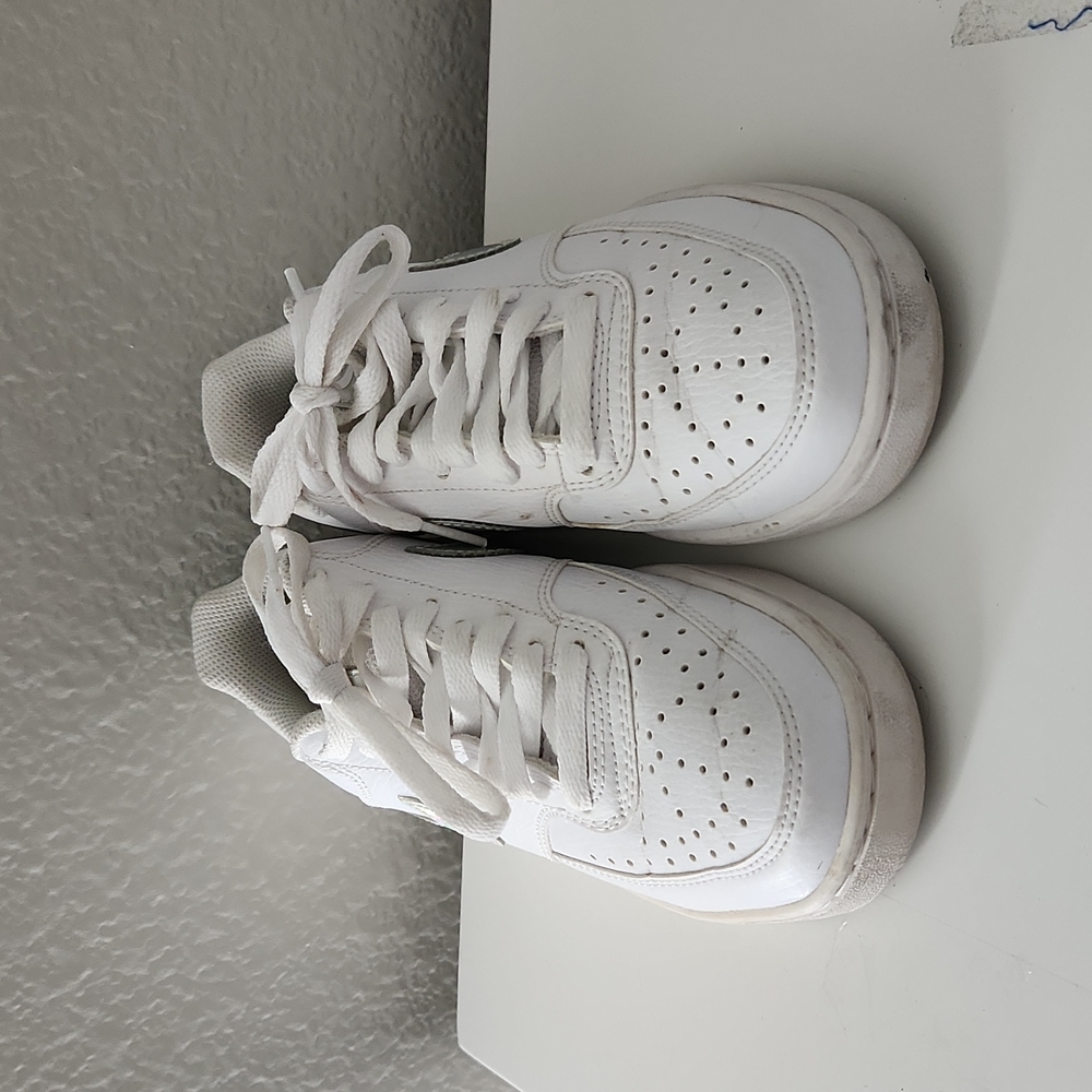 NIKE Womans Sneakers